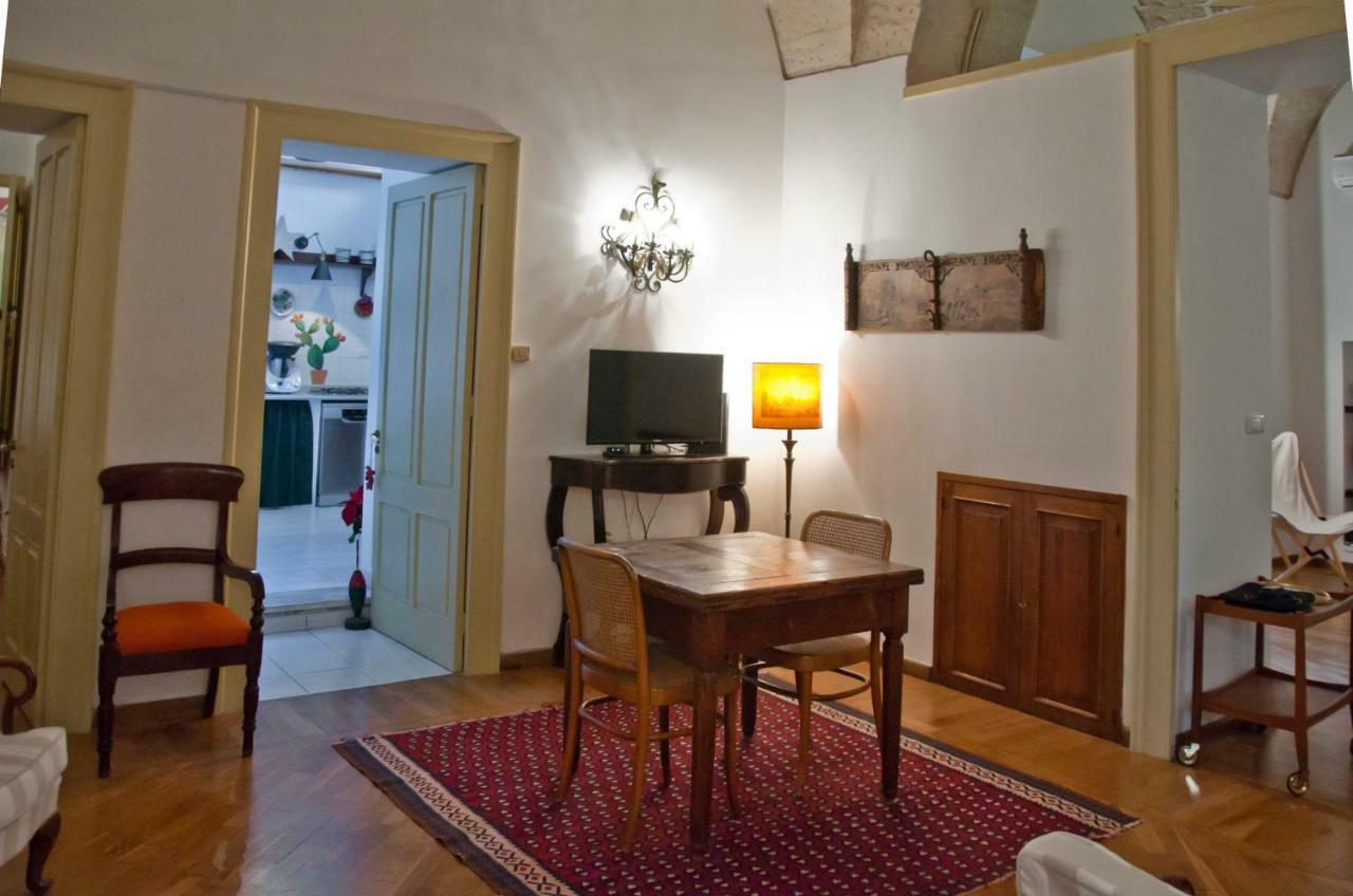 לצ'ה Garden Suite At Palazzo Famularo מראה חיצוני תמונה