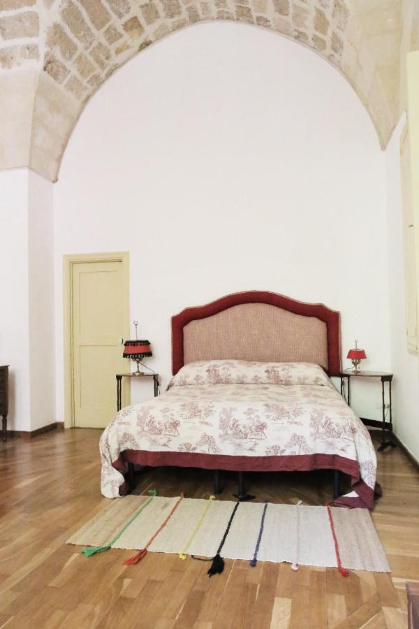 לצ'ה Garden Suite At Palazzo Famularo מראה חיצוני תמונה